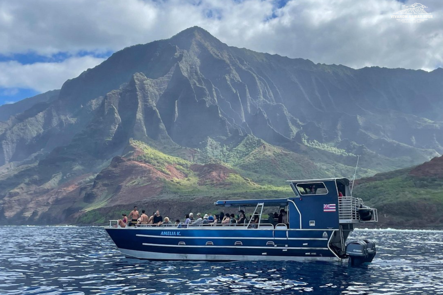 NaPali Boat Tour on the Amelia K