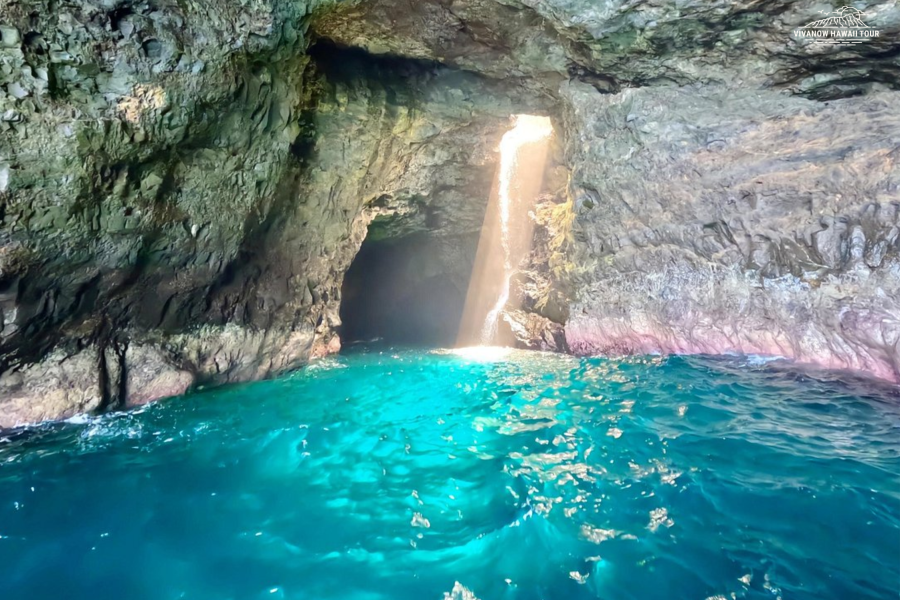 Nā Pali Coast Zodiac Raft Expedition and Snorkeling on Kauai